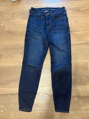 American Eagle Outfitters Curvy High-Rise Jegging 2s